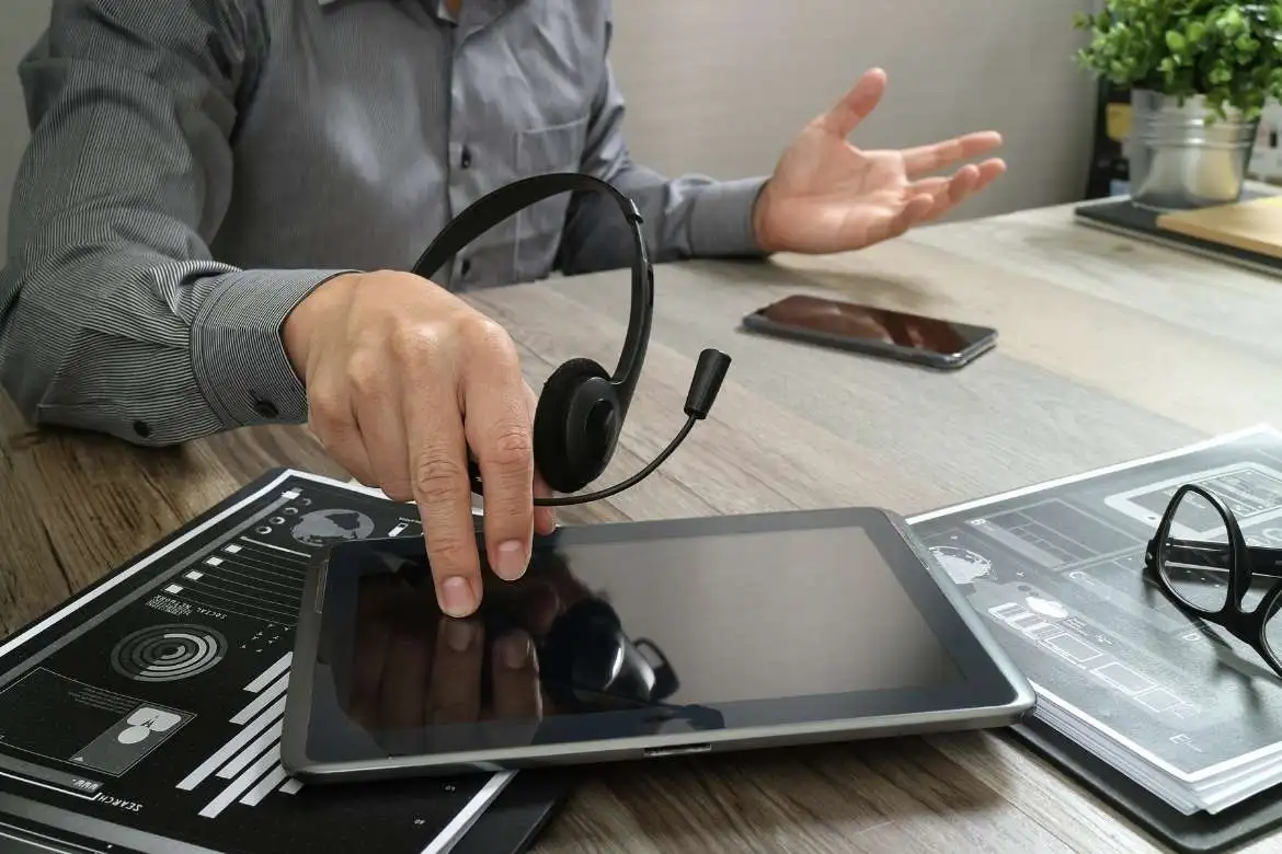 UCaaS + CCaaS: Why You Need One Platform for Business Communication?